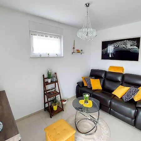 Gorgeous In Apartamento Veprinac